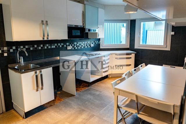 Entrepôt - 3 900 m²