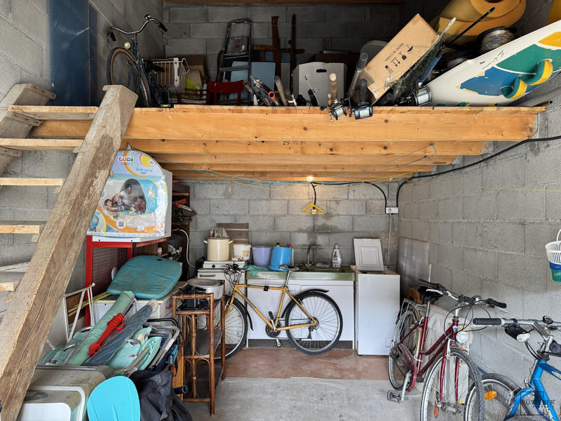 Parking / Garage - 18 m²