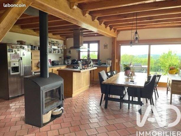 Maison - 128 m² - 5 pièces