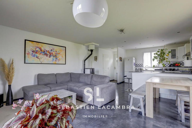 Maison - 98 m² - 4 pièces