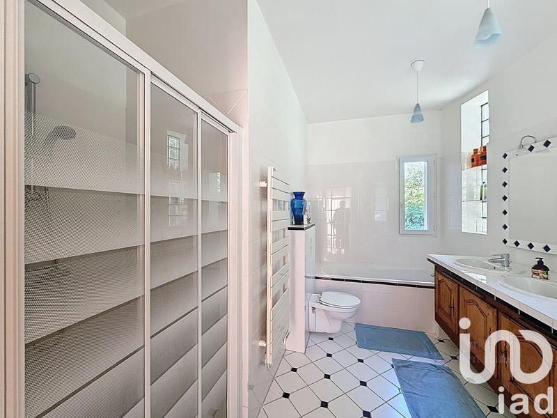 Maison - 360 m² - 13 pièces