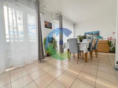Appartement - 83 m² - 5 pièces