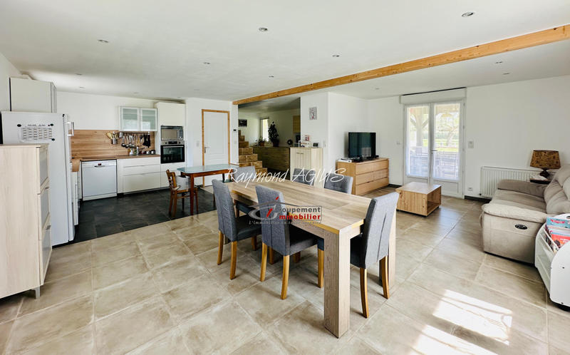 Maison - 263 m² - 11 pièces