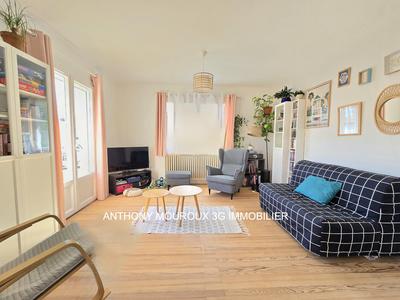 Maison - 94 m² - 5 pièces