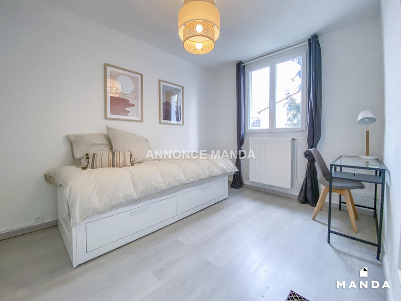 Chambre - 10 m² - 4 pièces