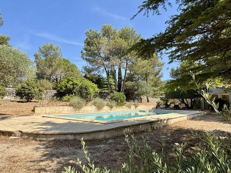 Villa - 140 m² - 8 pièces