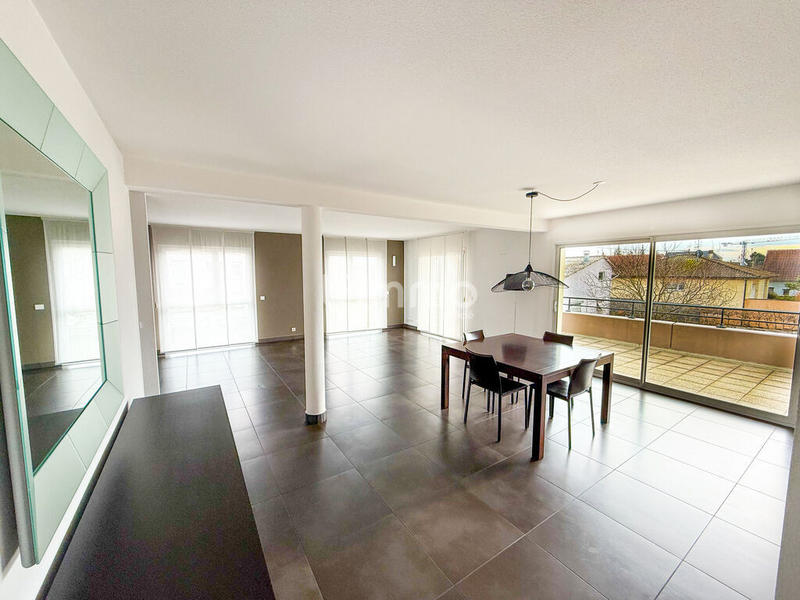 Appartement - 107 m² - 3 pièces