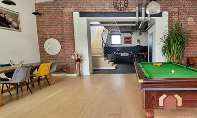 Loft - 205 m² - 5 pièces