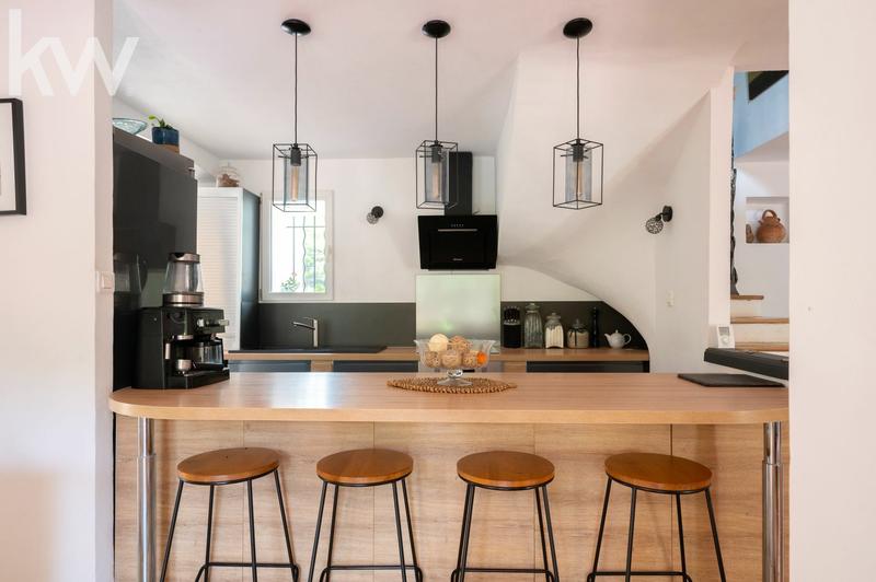 Maison - 185 m² - 7 pièces