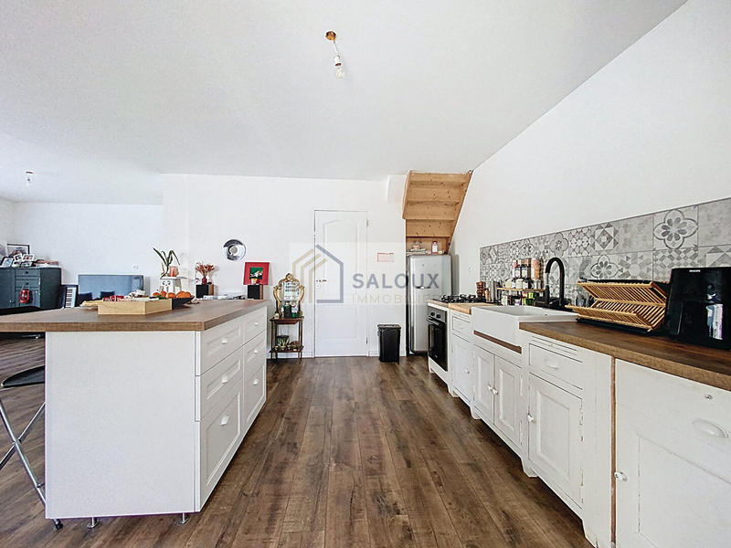 Maison - 273 m² - 7 pièces