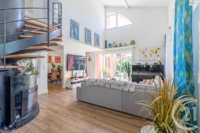 Maison - 158 m² - 6 pièces