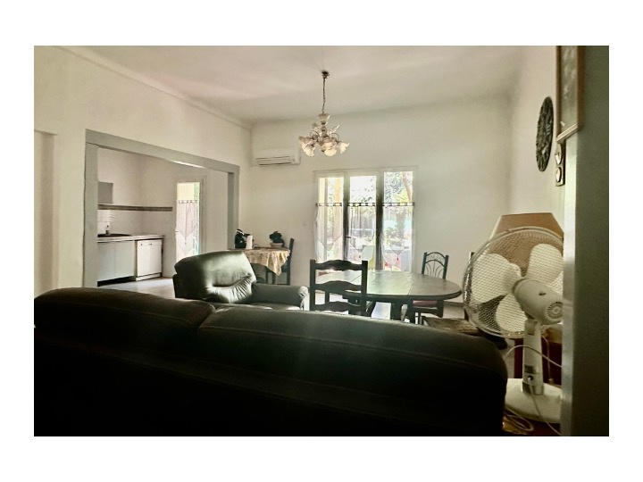 Maison - 250 m² - 9 pièces