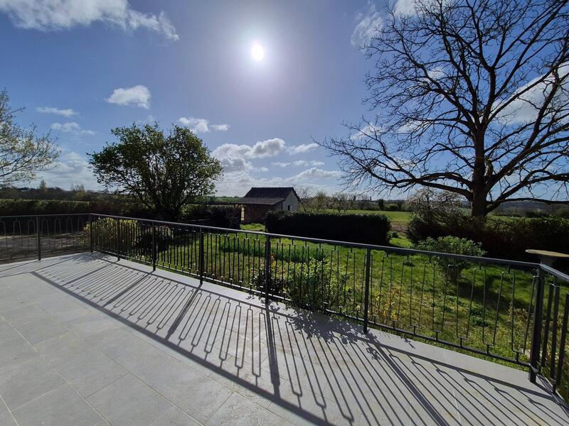 Maison - 165 m² - 8 pièces