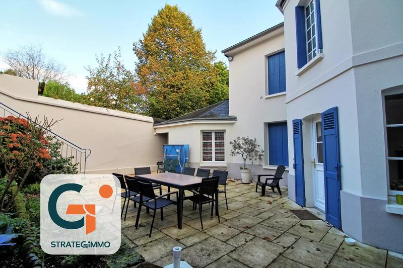 Maison - 291 m² - 12 pièces