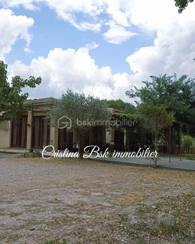 Local commercial - 270 m² - 7 pièces