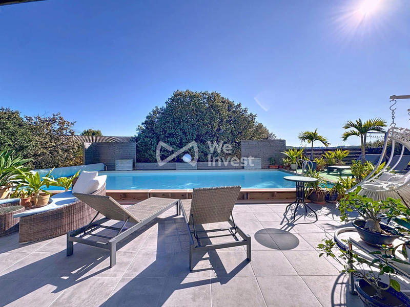 Villa - 258 m² - 10 pièces