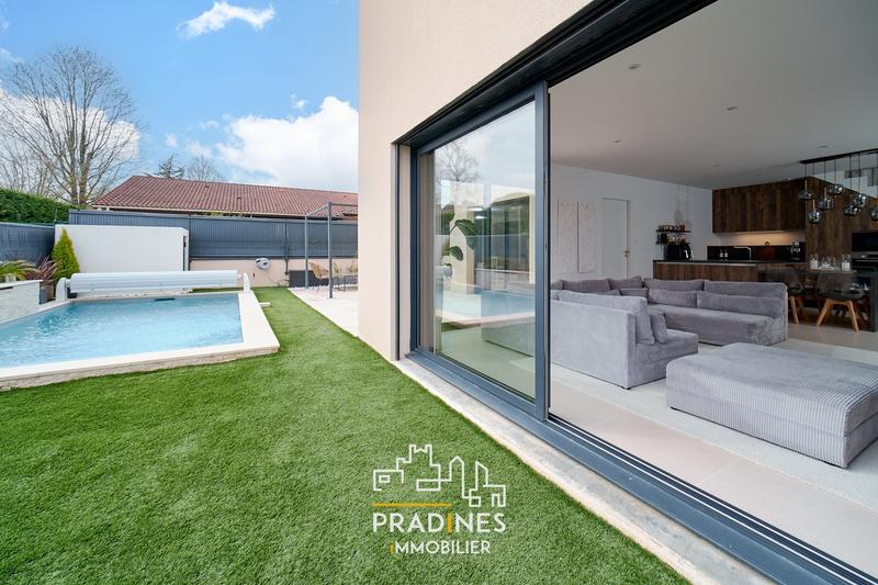 Maison - 121 m² - 5 pièces