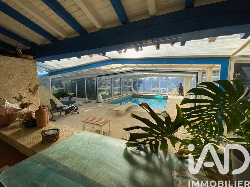 Maison - 212 m² - 9 pièces