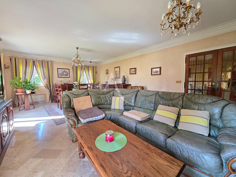 Maison - 207 m² - 6 pièces
