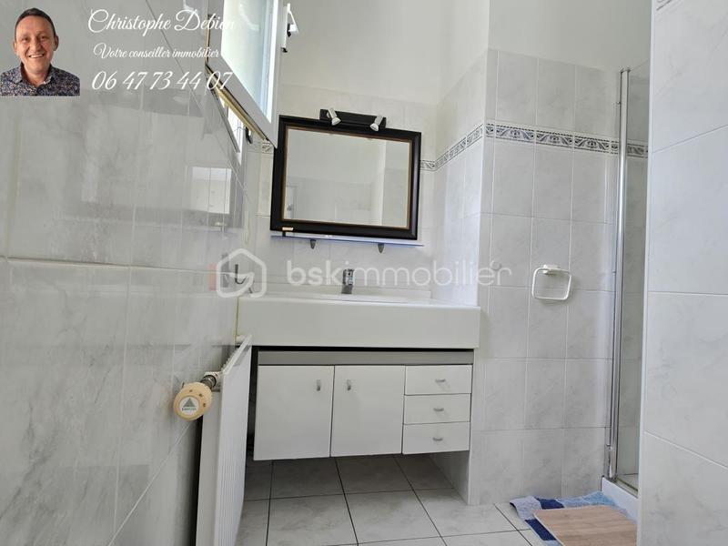 Maison traditionnelle - 207 m² - 7 pièces