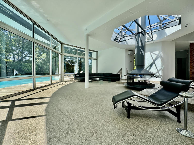 Maison - 346 m² - 6 pièces