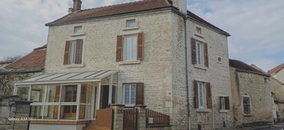 Maison traditionnelle - 89 m² - 4 pièces