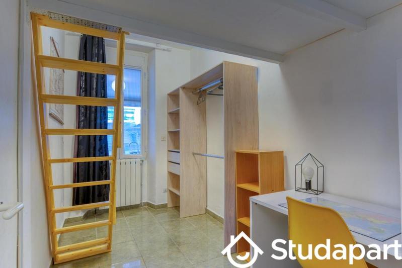 Chambre - 10 m² - 1 pièce