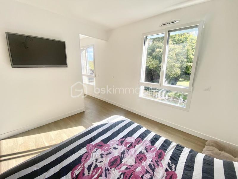 Maison - 233 m² - 7 pièces