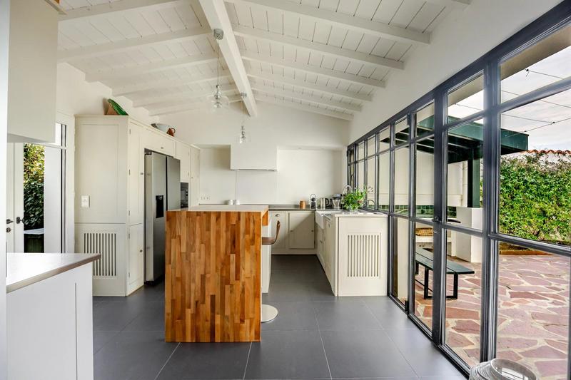 Maison - 200 m² - 6 pièces