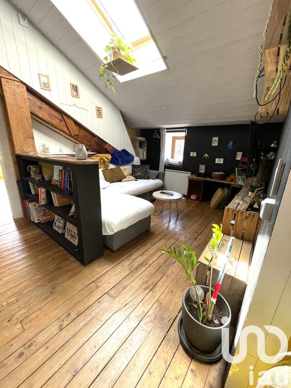 Appartement - 126 m² - 9 pièces