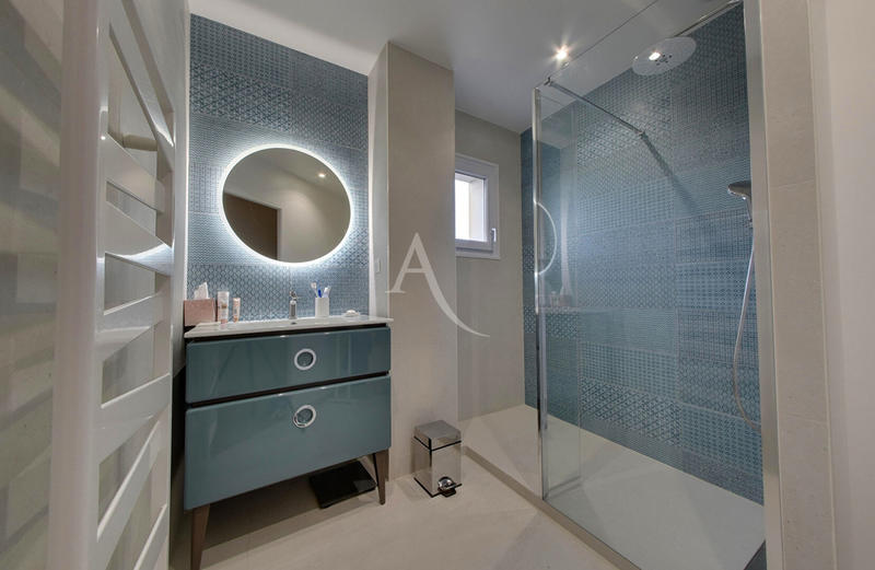 Maison - 190 m² - 8 pièces