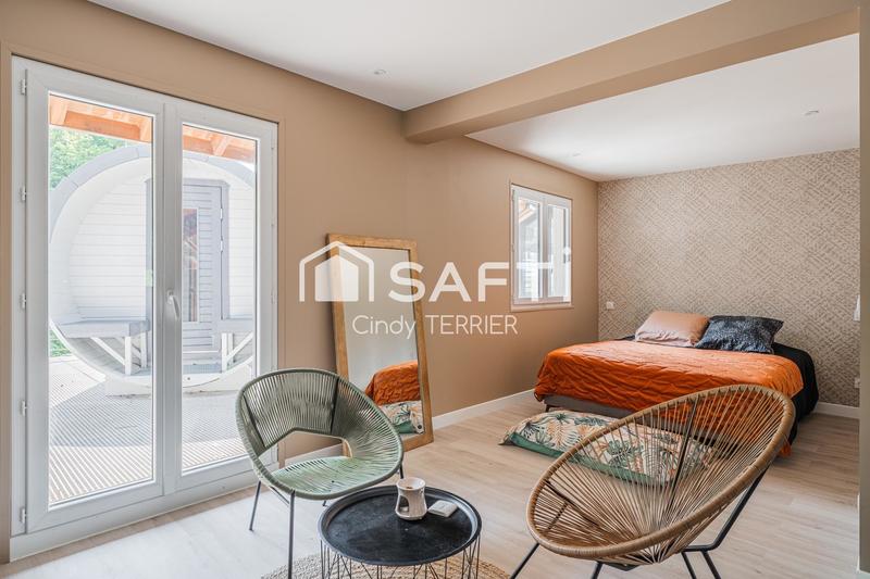 Maison - 277 m² - 7 pièces