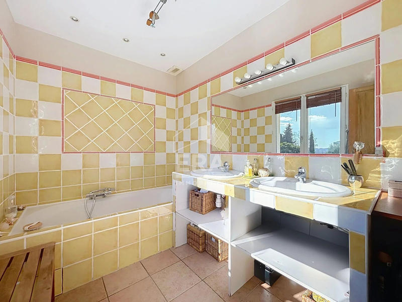 Maison - 193 m² - 7 pièces