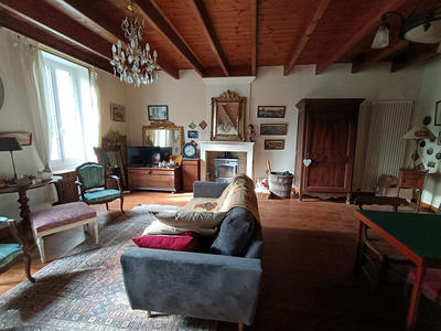 Maison - 287 m² - 10 pièces