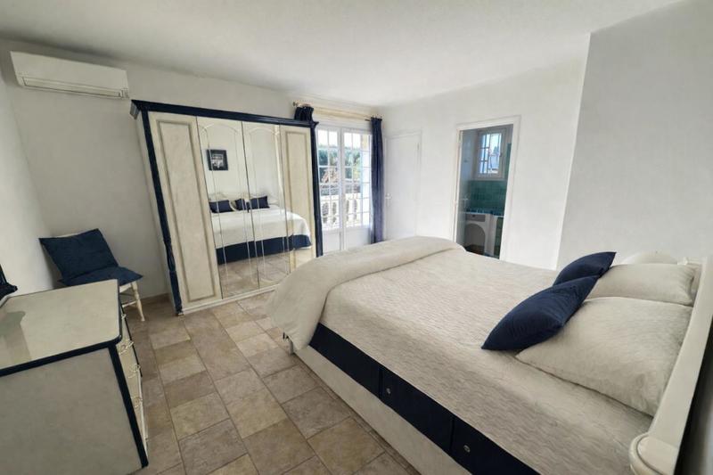 Villa - 293 m² - 8 pièces