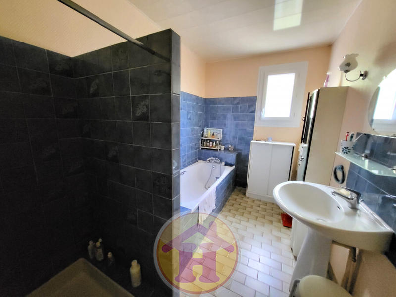 Maison - 92 m² - 5 pièces