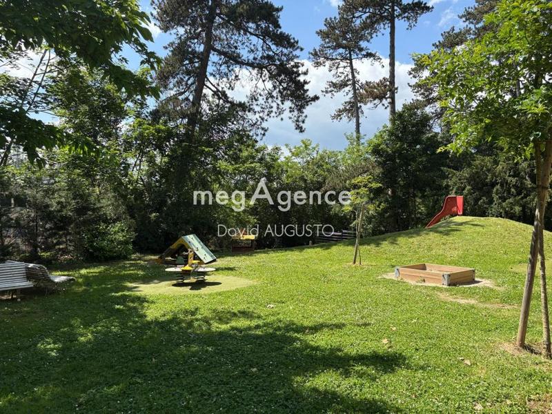 Appartement - 120 m² - 5 pièces