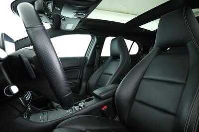 Mercedes Gla 200 Starlight Edition 7g-Dct 156 ch
