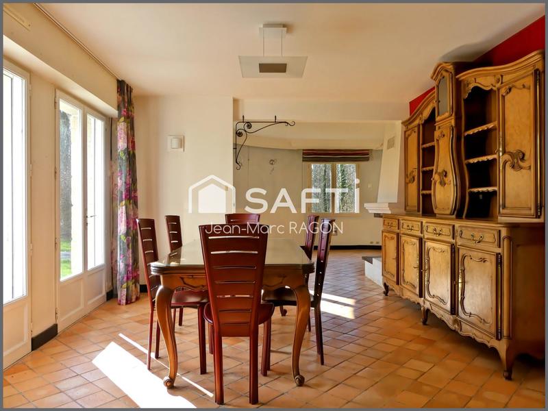 Maison - 158 m² - 7 pièces