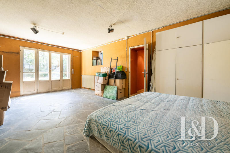 Maison - 183 m² - 9 pièces