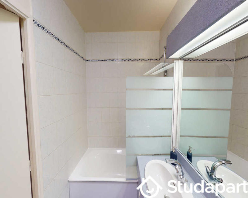 Chambre - 90 m² - 1 pièce