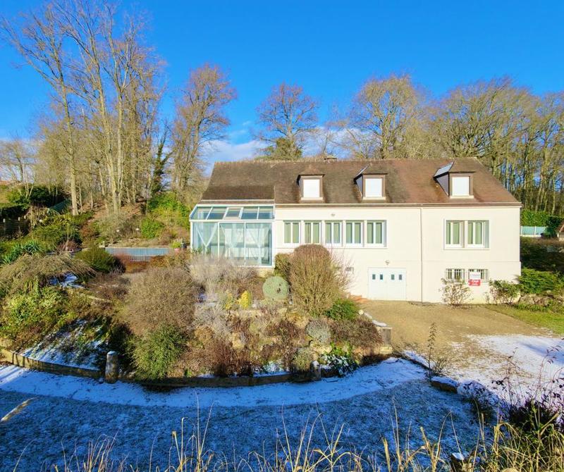 Maison - 219 m² - 8 pièces