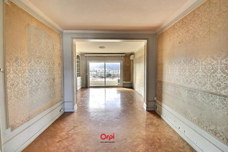 Appartement - 99 m² - 4 pièces