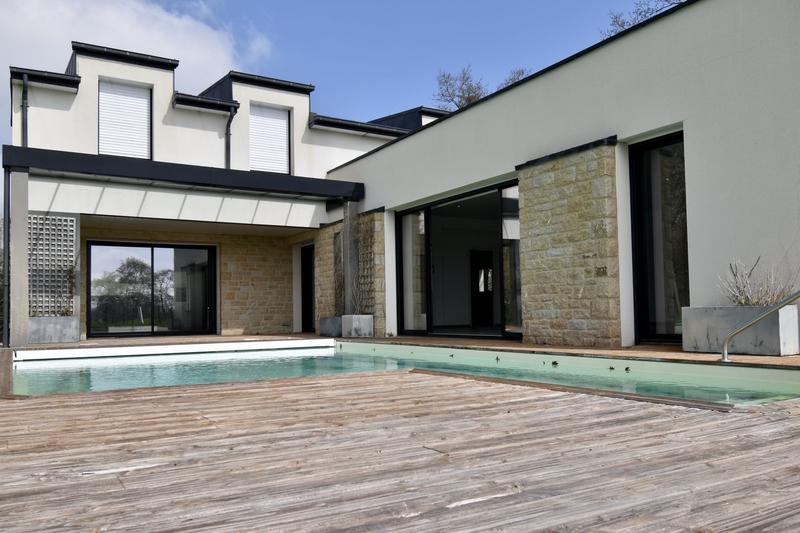 Maison contemporaine - 285 m² - 7 pièces