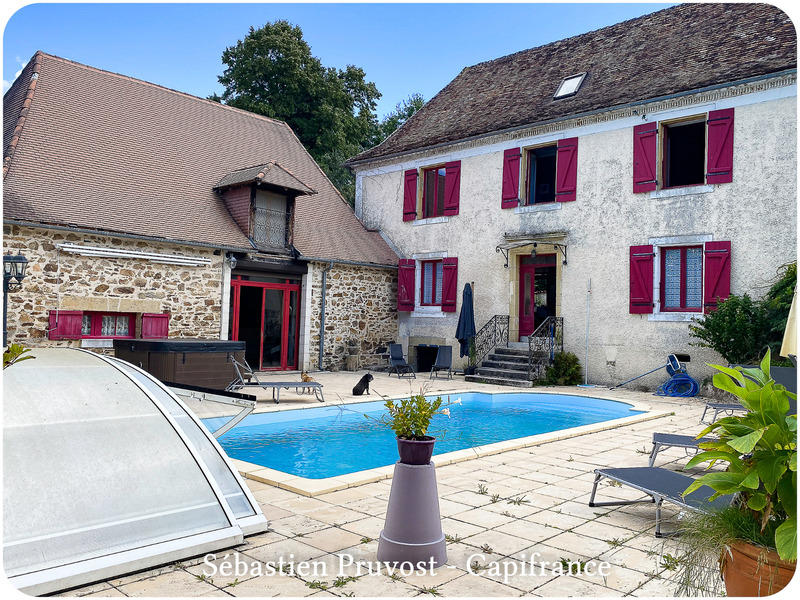 Maison de maîtres - 325 m² - 11 pièces