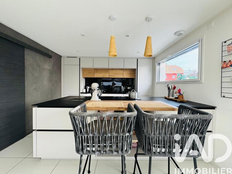 Maison - 105 m² - 6 pièces