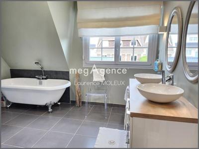 Maison traditionnelle - 158 m² - 6 pièces