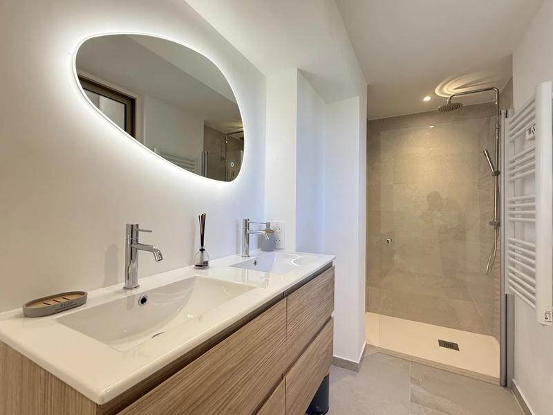 Appartement - 95 m² - 4 pièces