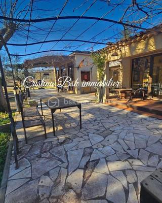 Local commercial - 270 m² - 7 pièces