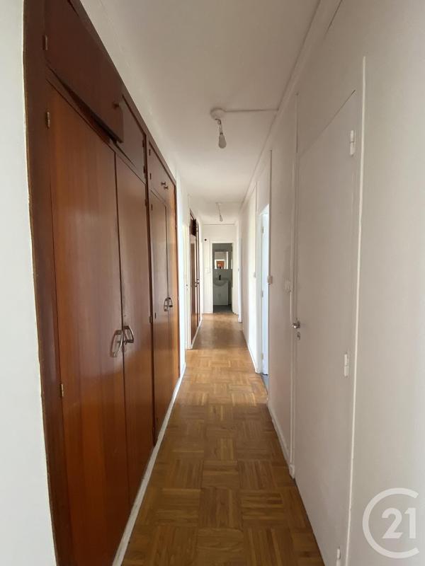Appartement - 99 m² - 5 pièces